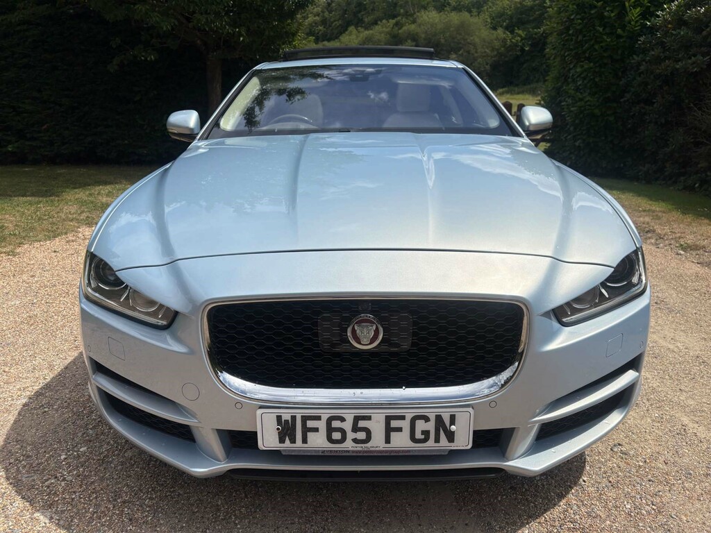 Jaguar XE Prestige I  #2