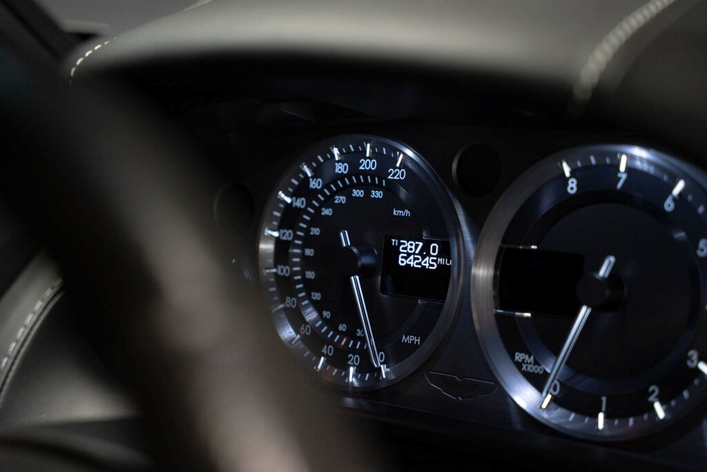Aston Martin Vantage Coupe 4.3 V86 Speed Paired With That Wonde Silver #11