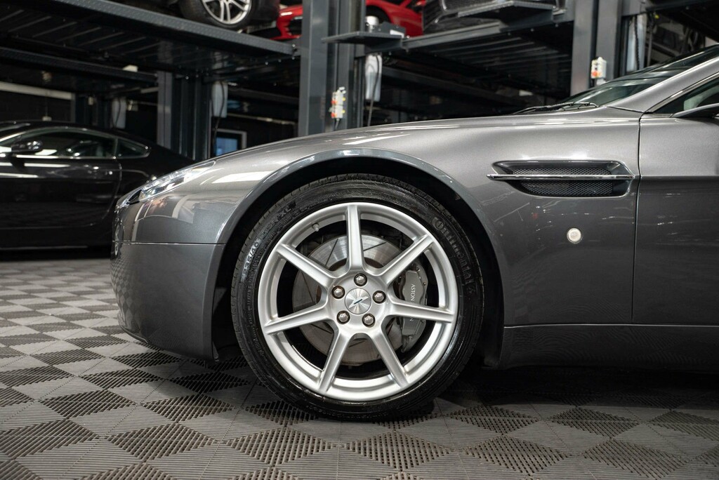 Aston Martin Vantage Coupe 4.3 V86 Speed Paired With That Wonde Silver #17