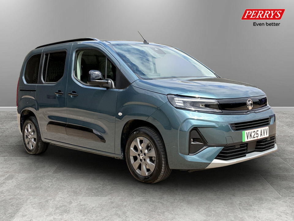 Vauxhall Combo-e Life 100Kw Ultimate 52Kwh Blue