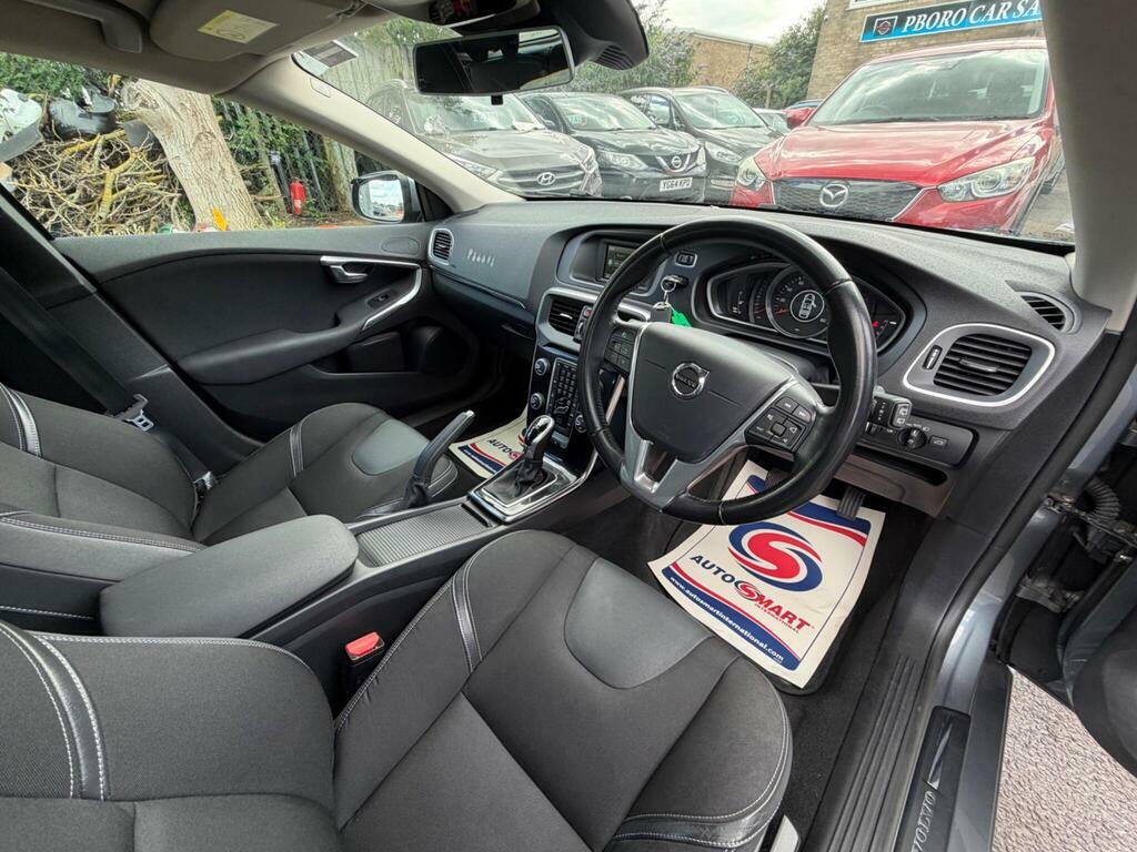 Volvo V40 2.0 T2 Momentum Euro 6 Ss Grey #9