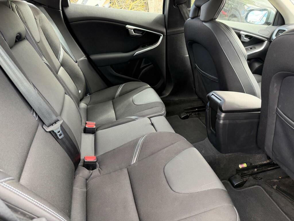 Volvo V40 2.0 T2 Momentum Euro 6 Ss Grey #24