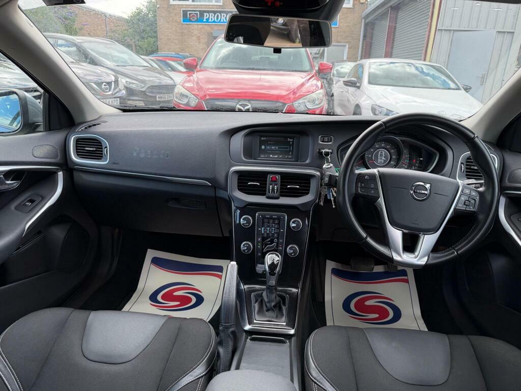Volvo V40 2.0 T2 Momentum Euro 6 Ss Grey #11