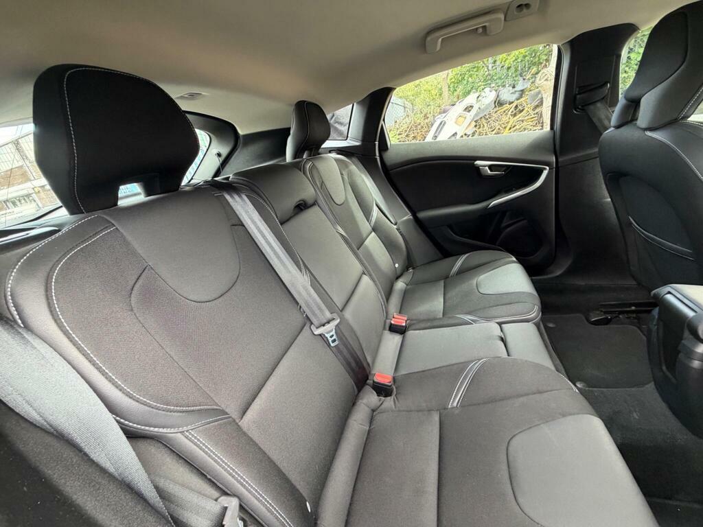 Volvo V40 2.0 T2 Momentum Euro 6 Ss Grey #21