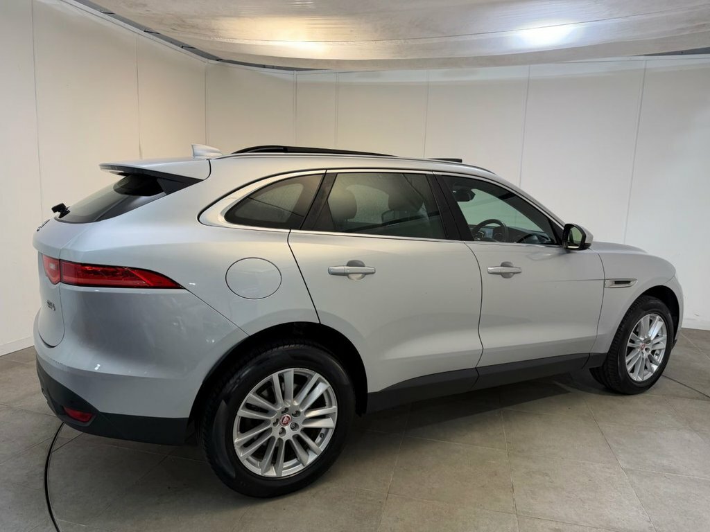Jaguar F-Pace 2L Portfolio Silver #4