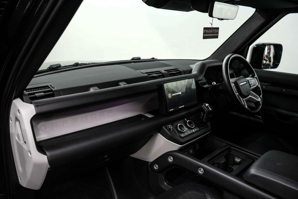 Land Rover Defender 110 3.0 D300 Hard Top Hse Black #19