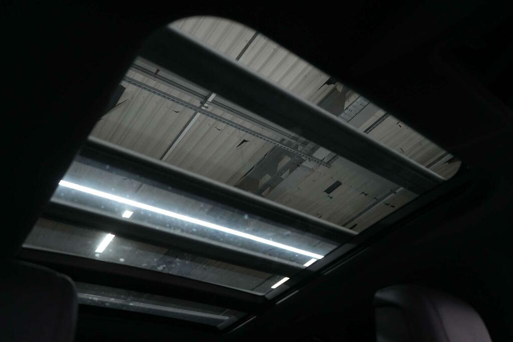 Land Rover Defender 110 3.0 D300 Hard Top Hse Black #29