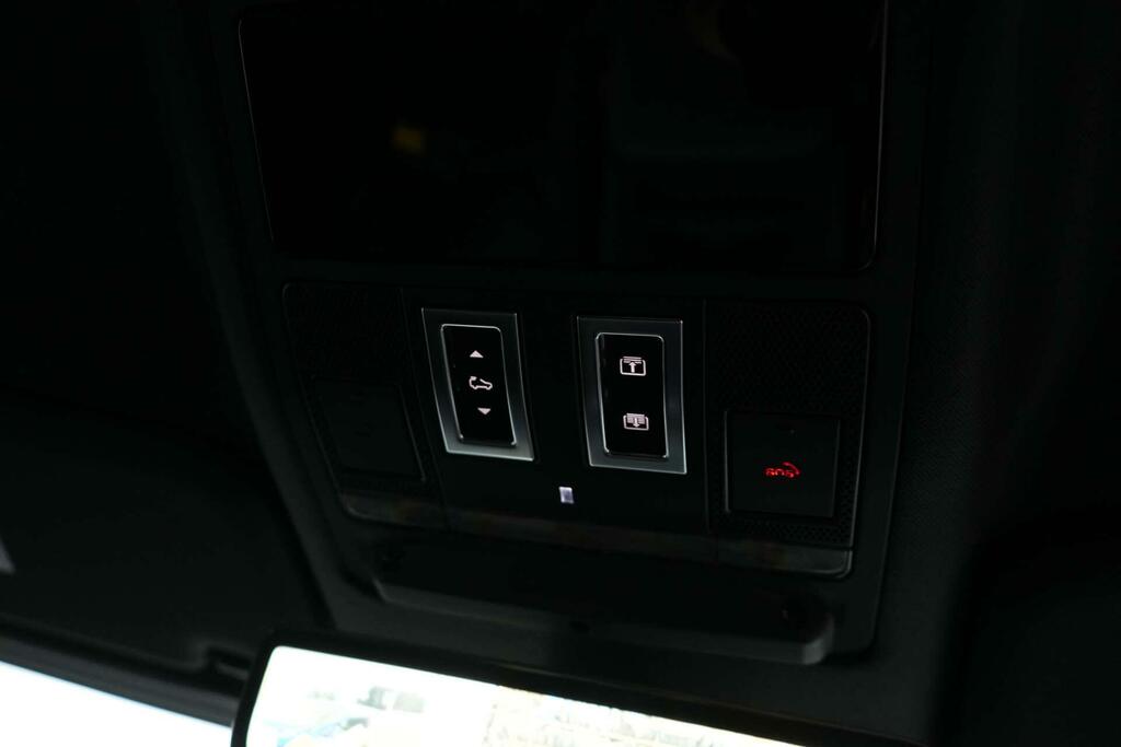 Land Rover Defender 110 3.0 D300 Hard Top Hse Black #48