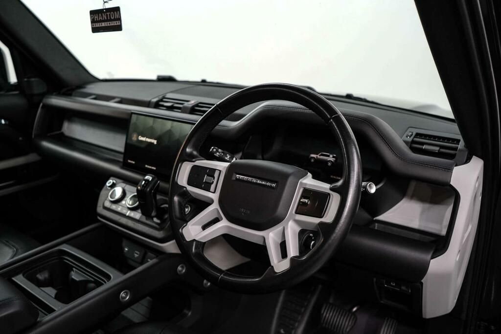 Land Rover Defender 110 3.0 D300 Hard Top Hse Black #16