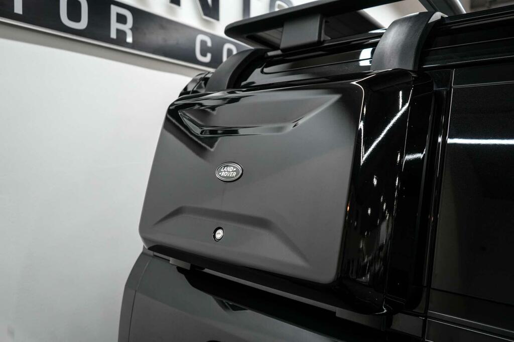 Land Rover Defender 110 3.0 D300 Hard Top Hse Black #8