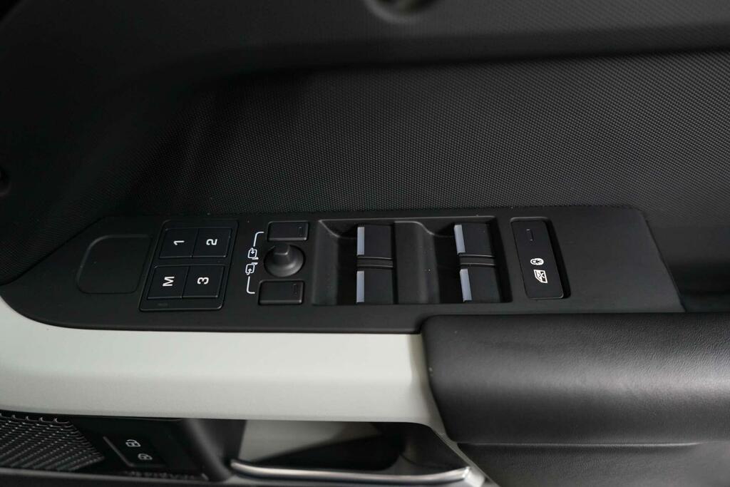Land Rover Defender 110 3.0 D300 Hard Top Hse Black #28