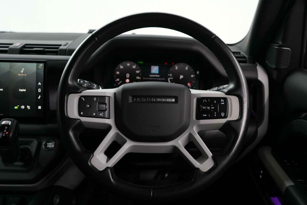Land Rover Defender 110 3.0 D300 Hard Top Hse Black #52