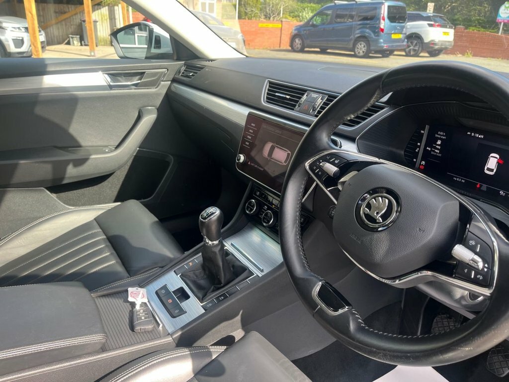 Skoda Superb 2L Se Technology White #2