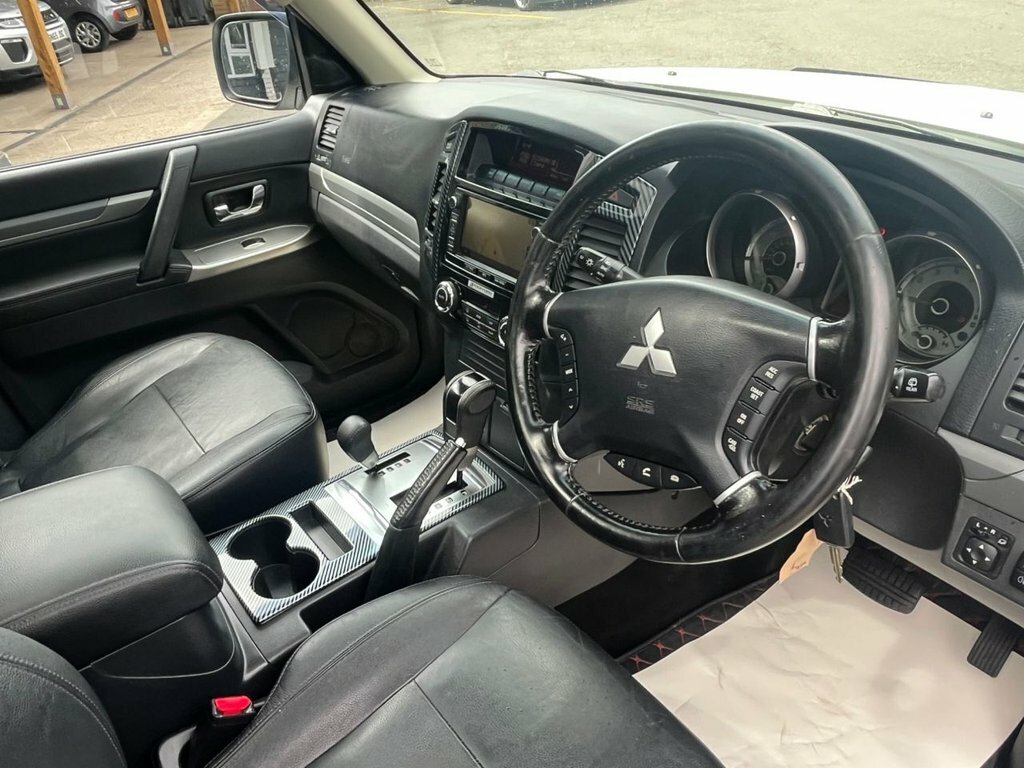 Mitsubishi Shogun 3.2L Sg4 White #2
