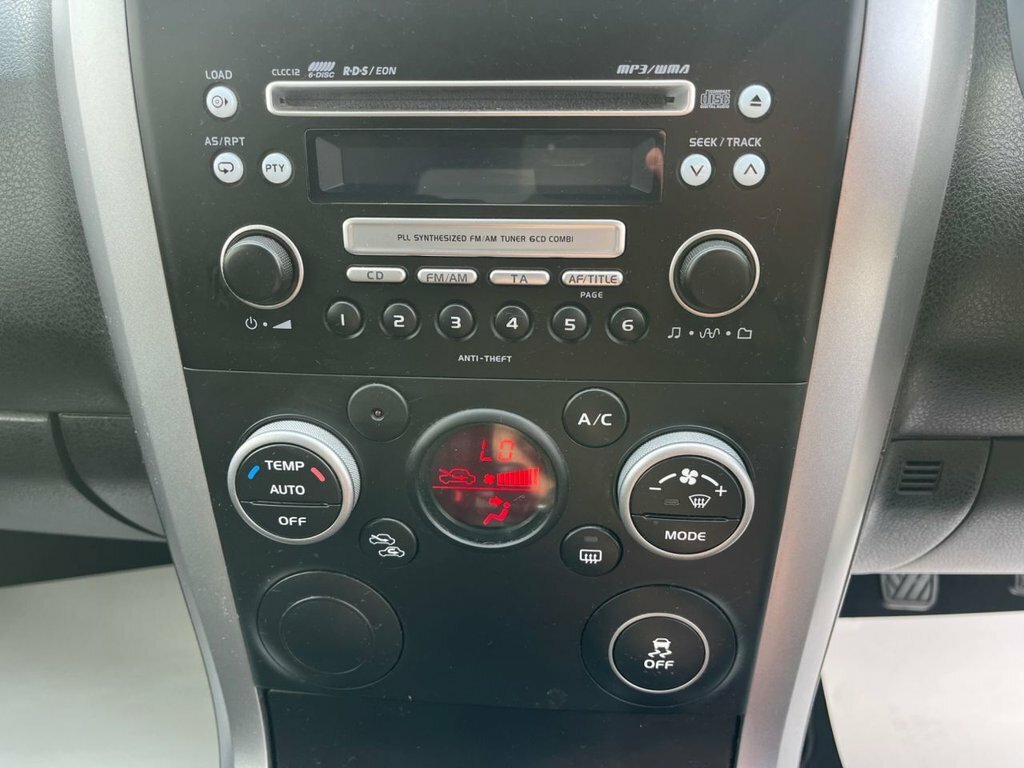 Suzuki Grand Vitara 1.9 Sz-t Ddis 127 Bhp White #27
