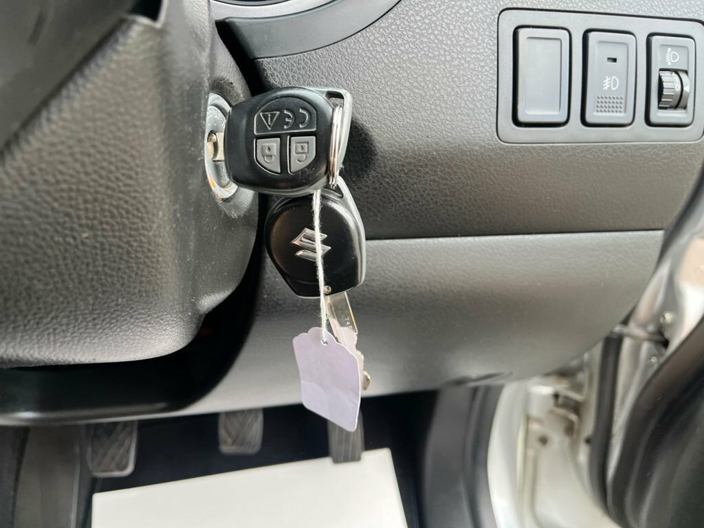 Suzuki Grand Vitara 1.9 Sz-t Ddis 127 Bhp White #25