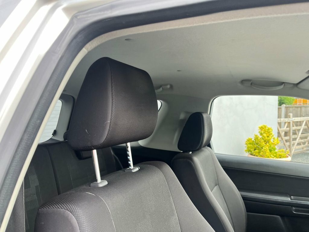 Suzuki Grand Vitara 1.9 Sz-t Ddis 127 Bhp White #23