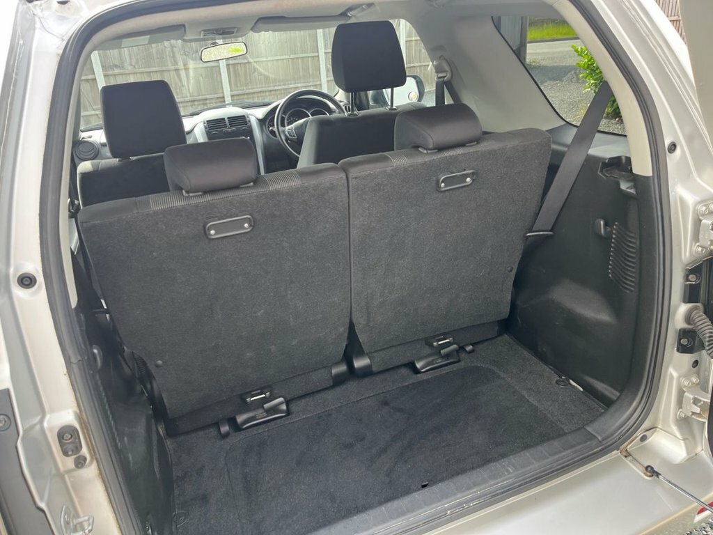 Suzuki Grand Vitara 1.9 Sz-t Ddis 127 Bhp White #37