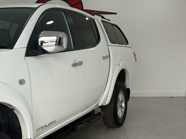 Mitsubishi L200 Di-d Trojan Pickup Double White #5