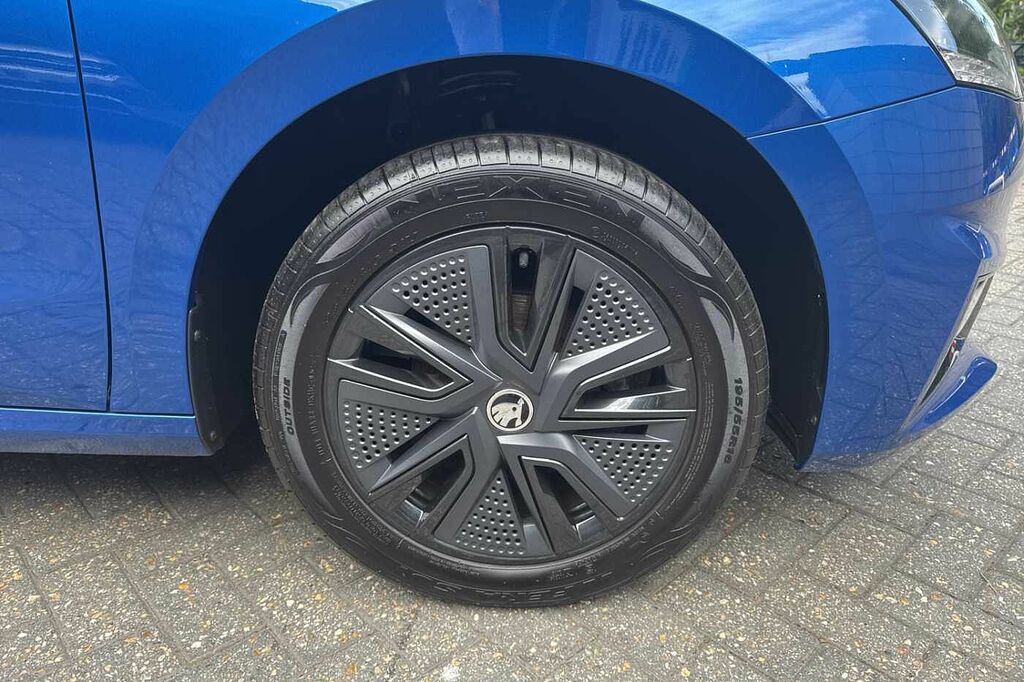 Skoda Fabia 1.0 Mpi 80 Colour Edition WR23XMP Blue #5