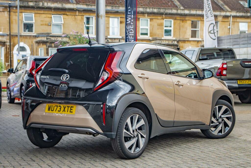 Toyota Aygo X 1.0 Vvt-i Exclusive Euro 6 Ss WU73XTE Brown #2