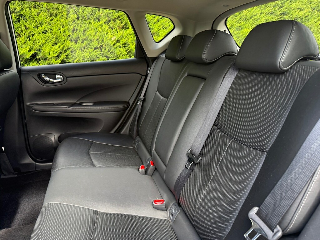 Nissan Pulsar 1.2 Dig-t Acenta Hatchback Red #14