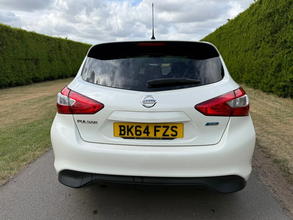 Nissan Pulsar 1.2 Dig-t Acenta Hatchback Red #7