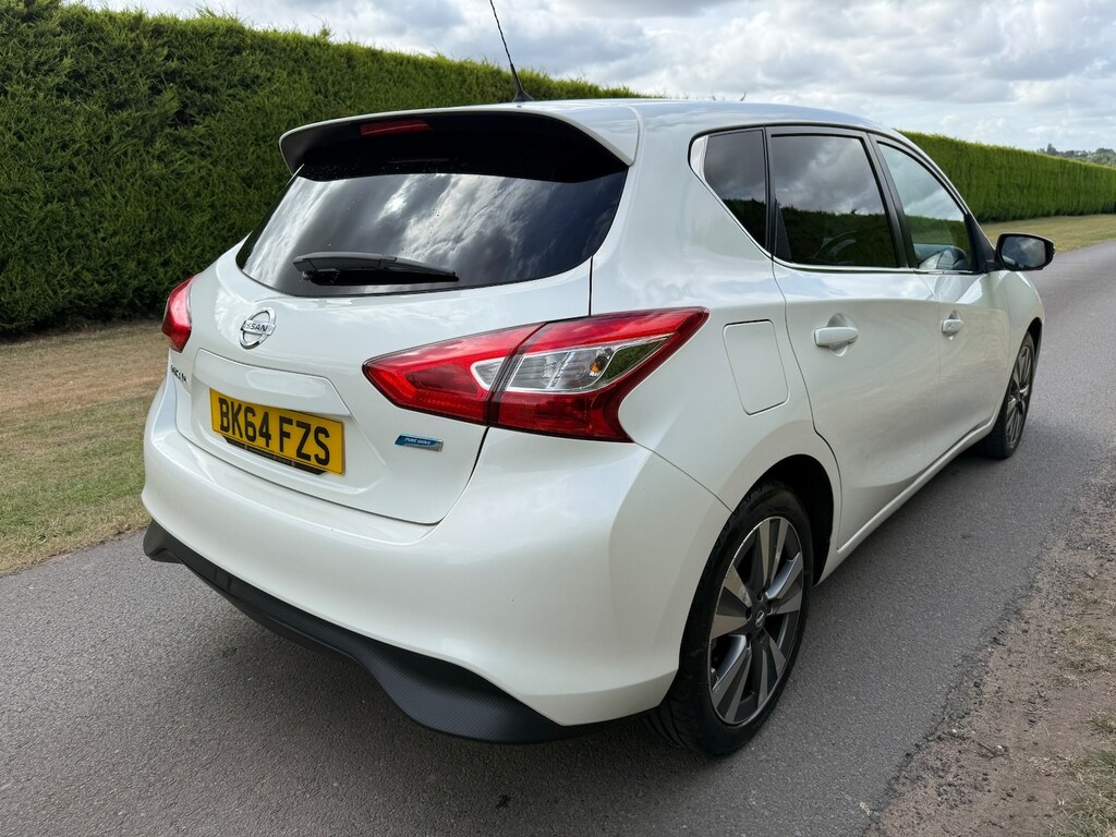 Nissan Pulsar 1.2 Dig-t Acenta Hatchback Red #8