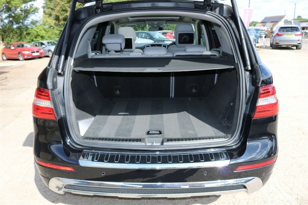 Mercedes-Benz M Class 3.0 Ml350 V6 Bluetec Se Executive G-tronic 4Wd E Grey #25