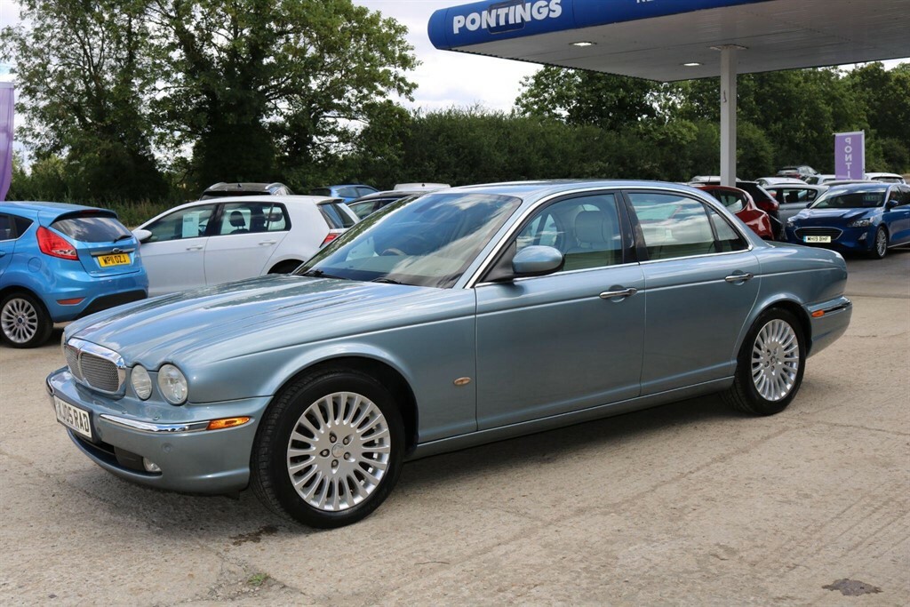 Jaguar XJ 4.2 Xj8 Sovereign Lwb Saloon Blue #14