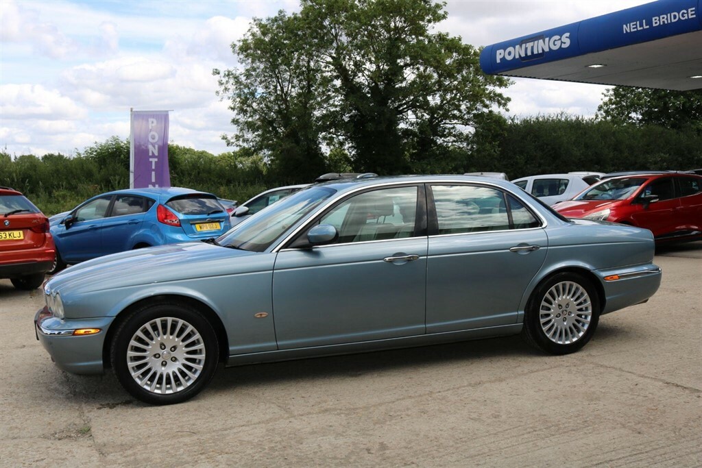 Jaguar XJ 4.2 Xj8 Sovereign Lwb Saloon Blue #13