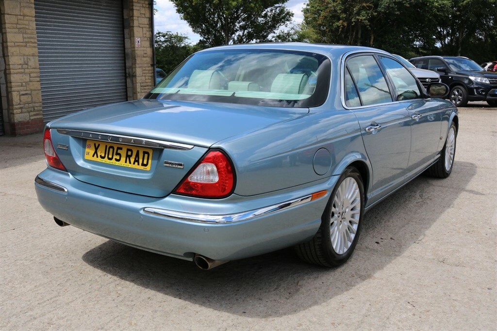 Jaguar XJ 4.2 Xj8 Sovereign Lwb Saloon Blue #7