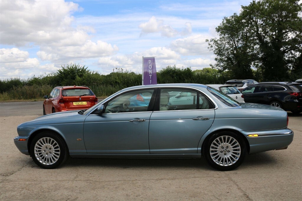 Jaguar XJ 4.2 Xj8 Sovereign Lwb Saloon Blue #12