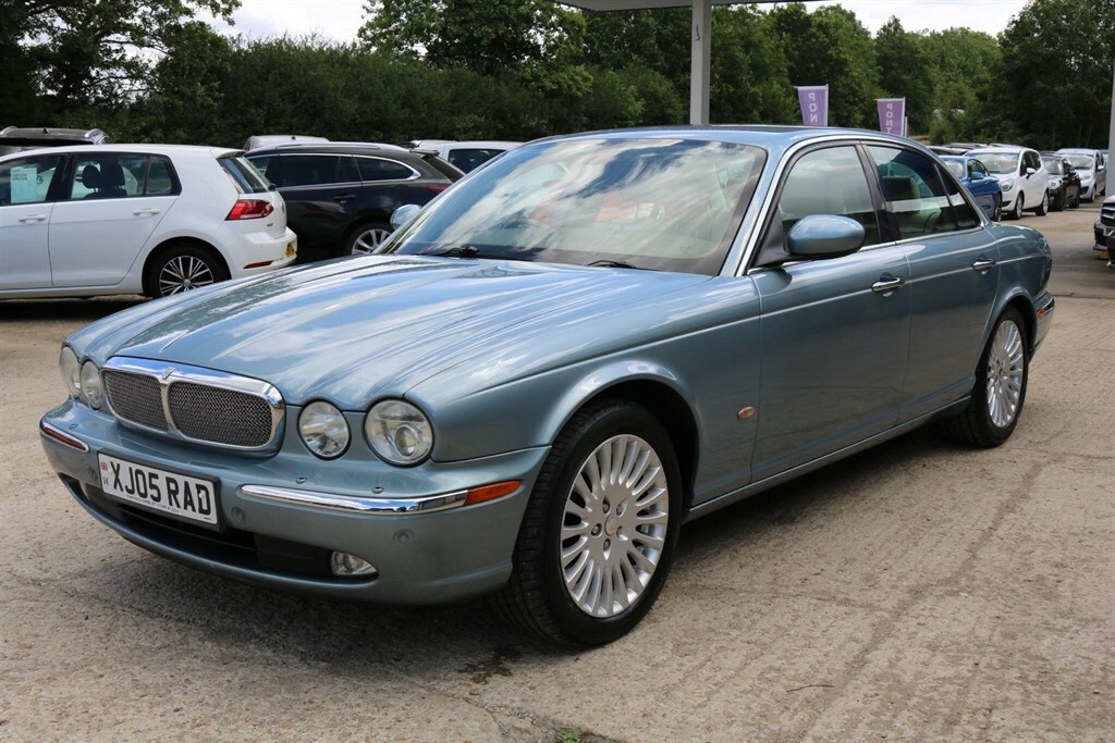 Jaguar XJ 4.2 Xj8 Sovereign Lwb Saloon Blue #15