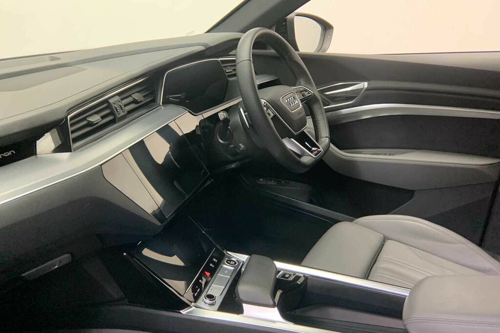 Audi E-tron Black Edition 55 Quattro 300,00 Kw Grey #2