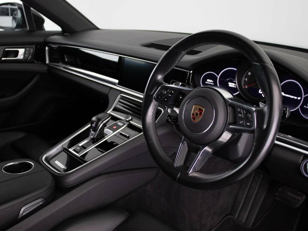 Porsche Panamera 4 Sport Turismo Grey #4