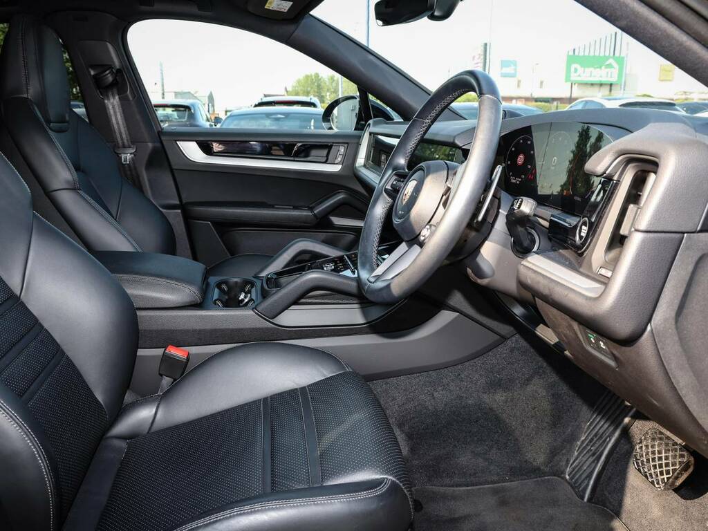 Porsche Cayenne Coup233 My24 Black #5