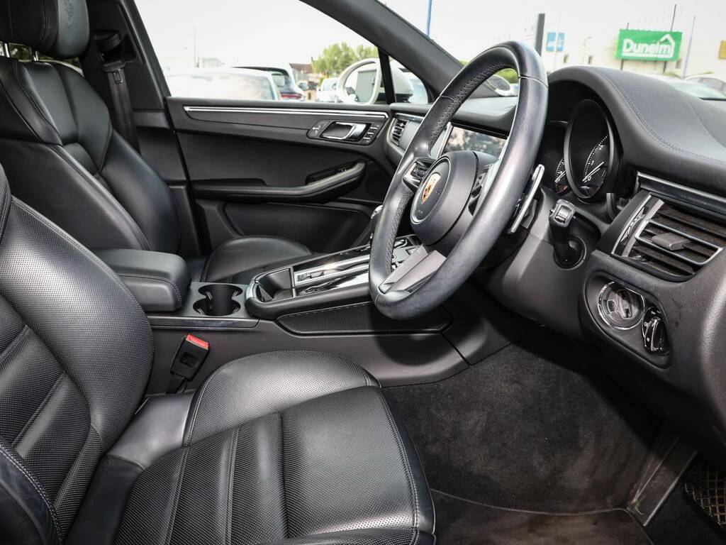 Porsche Macan My23  #5