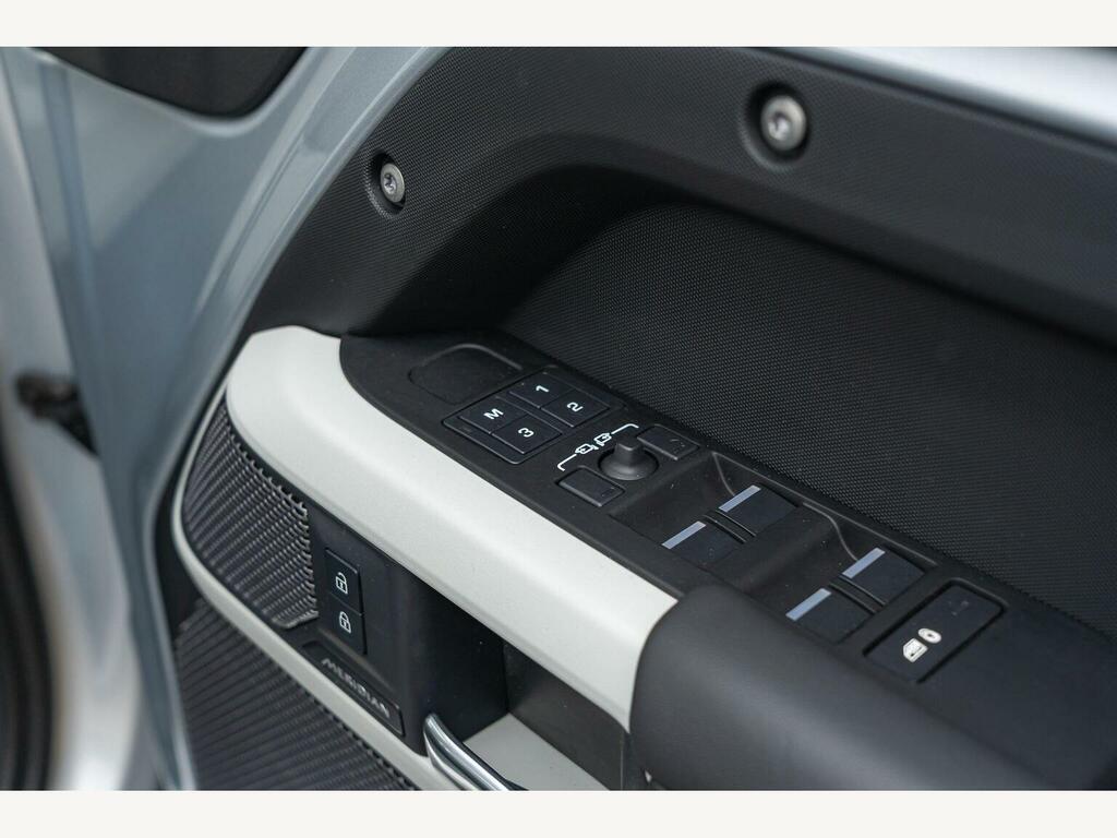 Land Rover Defender 110 3.0 D250 Hard Top Hse  #37