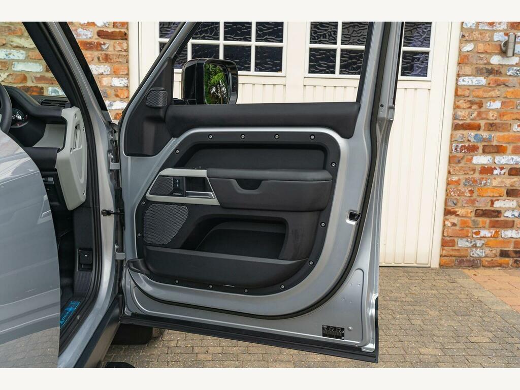 Land Rover Defender 110 3.0 D250 Hard Top Hse  #36