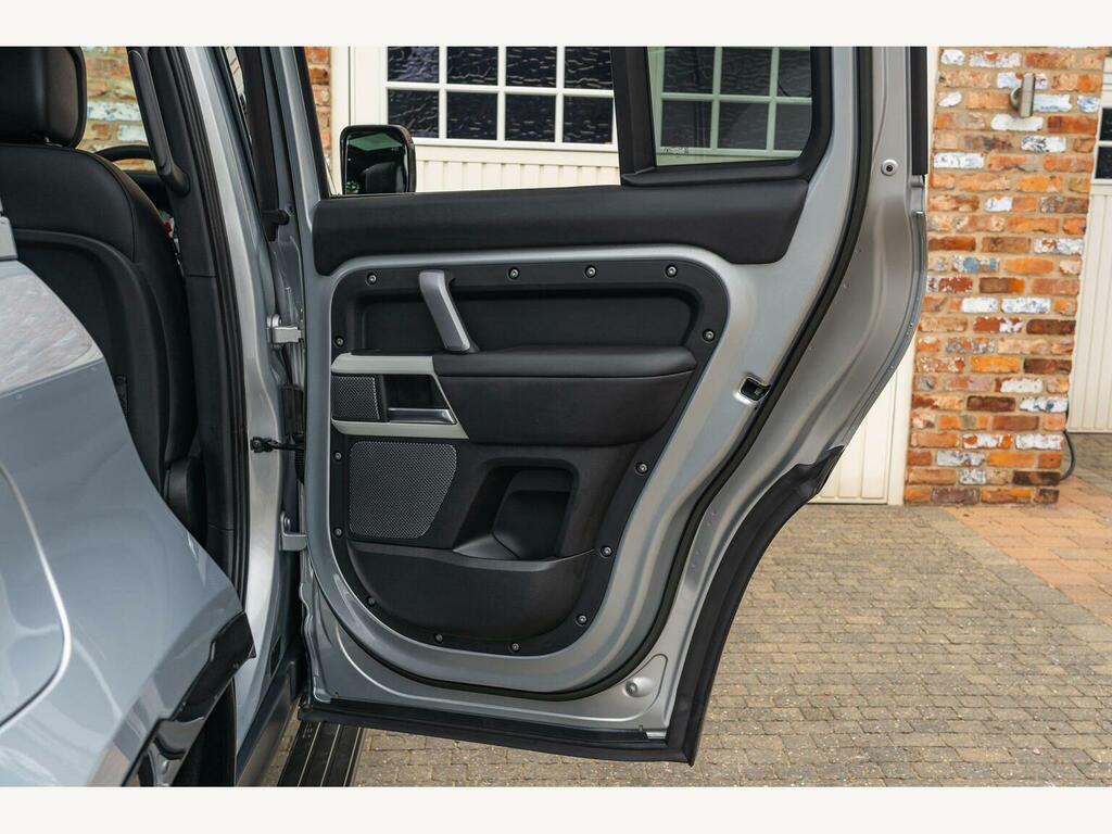 Land Rover Defender 110 3.0 D250 Hard Top Hse  #35