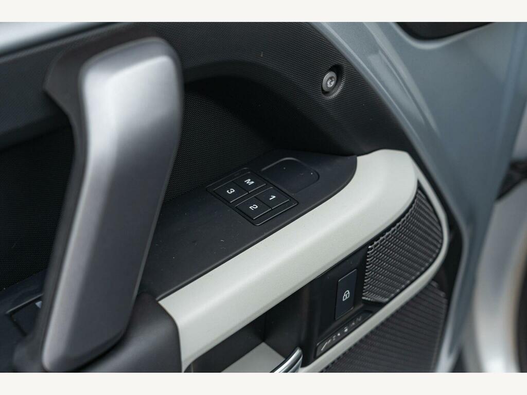 Land Rover Defender 110 3.0 D250 Hard Top Hse  #32