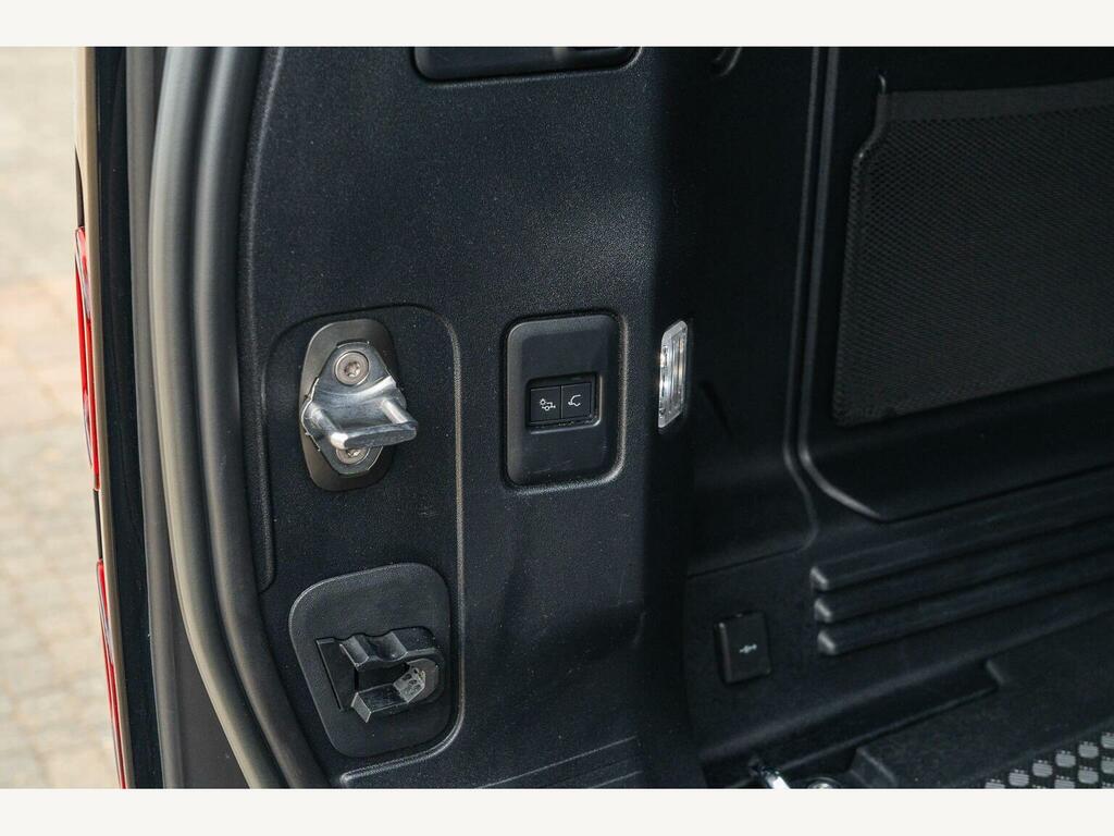 Land Rover Defender 110 3.0 D250 Hard Top Hse  #15