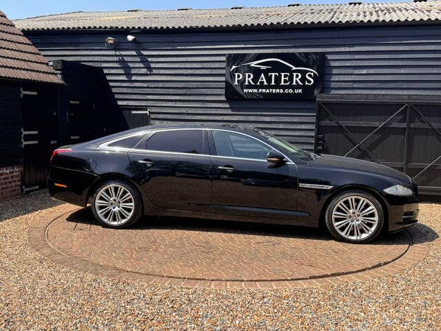 Jaguar XJ V6 Luxury Saloon Black #5