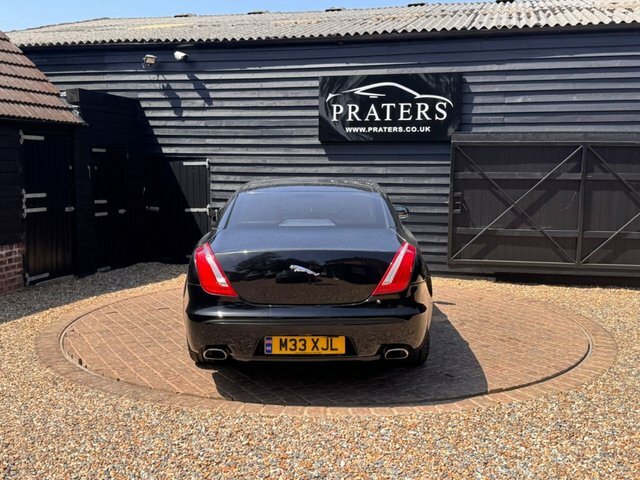 Jaguar XJ V6 Luxury Saloon Black #3