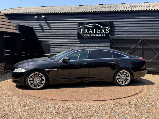 Jaguar XJ V6 Luxury Saloon Black #6
