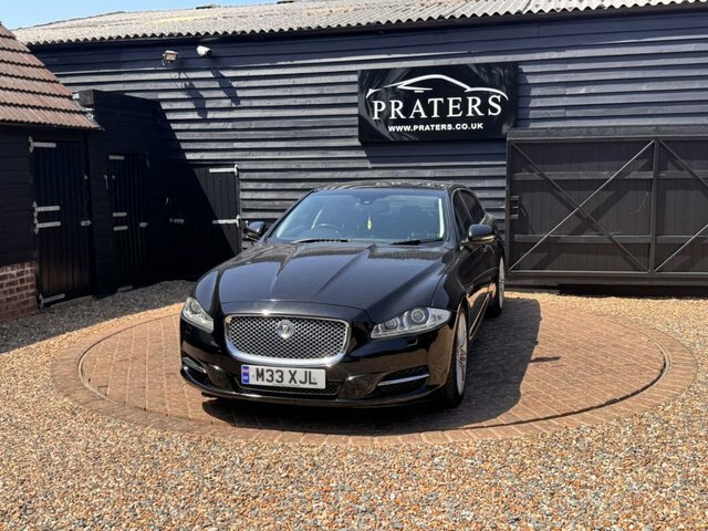 Jaguar XJ V6 Luxury Saloon Black #4