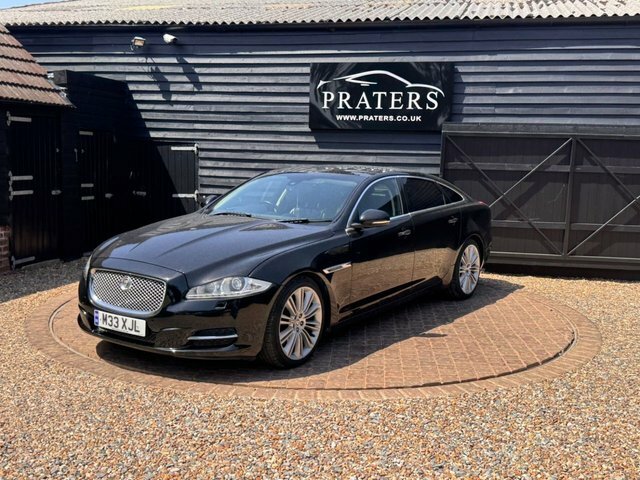 Jaguar XJ V6 Luxury Saloon Black #2