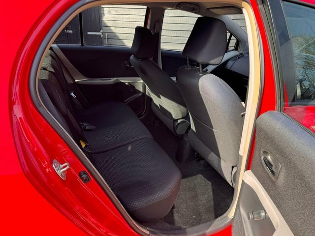 Toyota Yaris 1.33 Dual Red #8