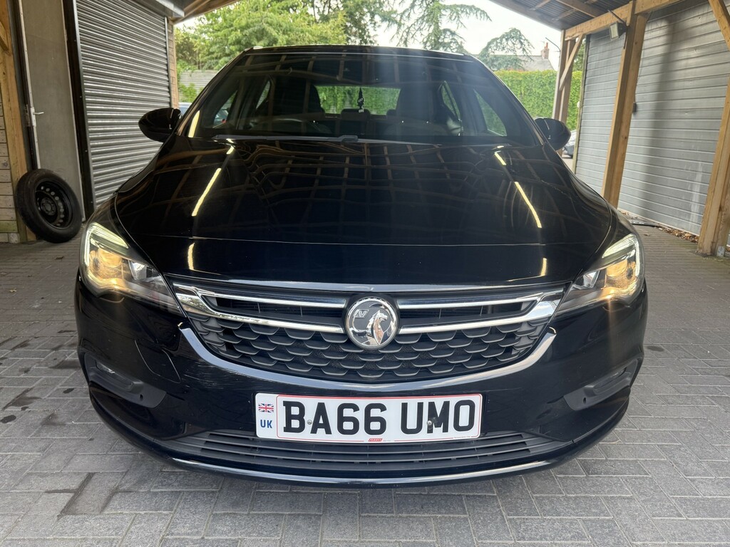 Vauxhall Astra Hatchback 1.4 I Turbo Sri 201766 BA66UMO Black #2